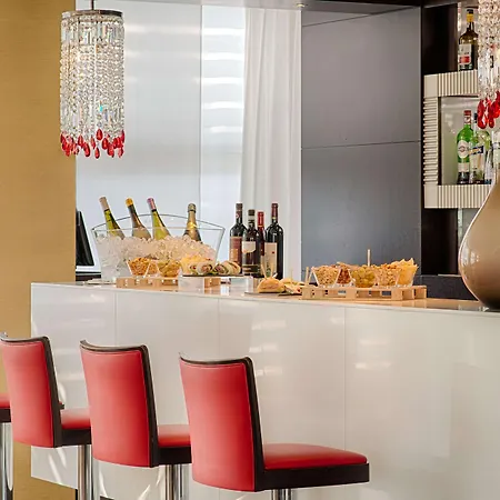 Savhotel Mantegna Hotel 4*